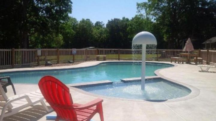 Whispering Creek Lodging & Rv Resort Newton Luaran gambar