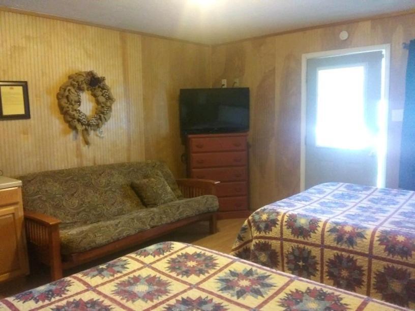 Whispering Creek Lodging & Rv Resort Newton Luaran gambar
