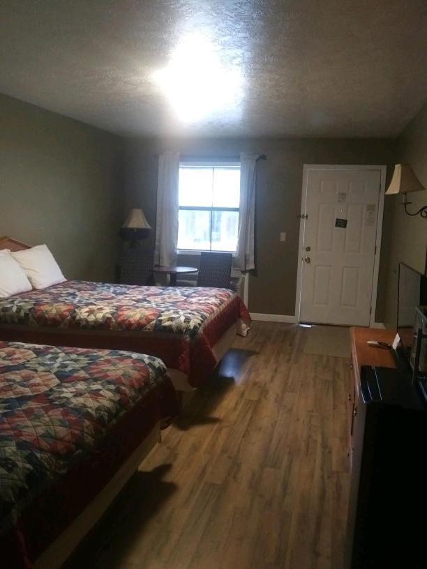Whispering Creek Lodging & Rv Resort Newton Luaran gambar