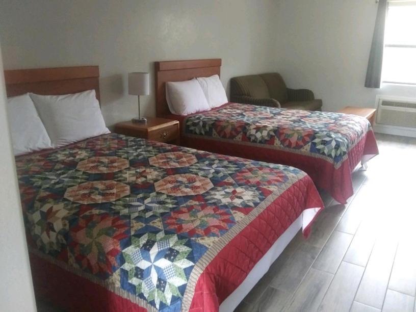 Whispering Creek Lodging & Rv Resort Newton Luaran gambar